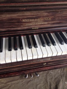 My piano before I started to paint it.
